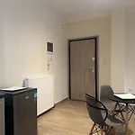 Kinfeels' Downtown Apartment