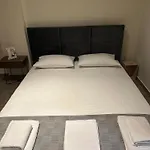 Kinfeels' Downtown Apartment