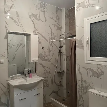 Kinfeels' Downtown Apartment *